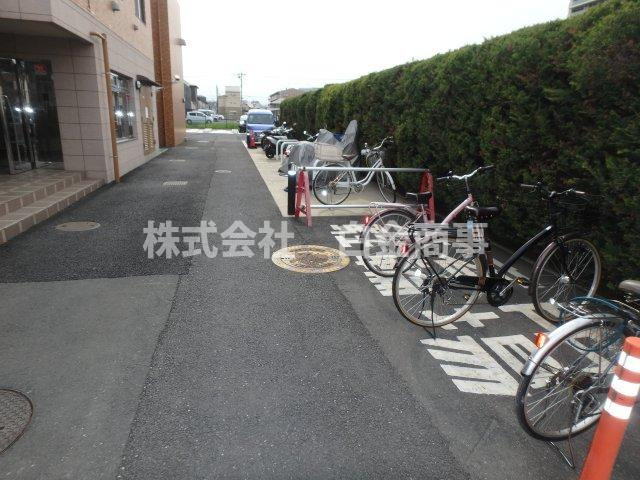 ダイアパレス若葉弐番館の駐輪場