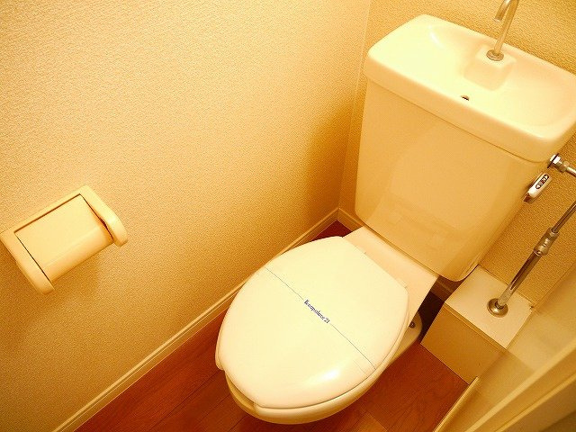 レオパレスＹＡＭＡＤＡｏｎｅのトイレ|ゆったりとした空間のトイレです