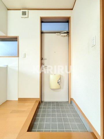 高殿ハイツの玄関