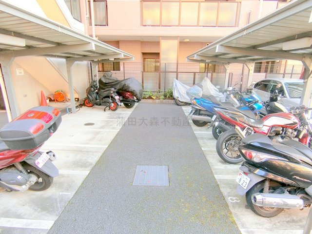 グランイーグル多摩川スカイガーデンのその他共用部分|バイク置き場