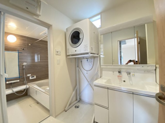 【独立洗面台】 | うるま市石川（限定1棟） | ※同仕様写真です　ガス衣類乾燥機（幹太くん）標準装備♪