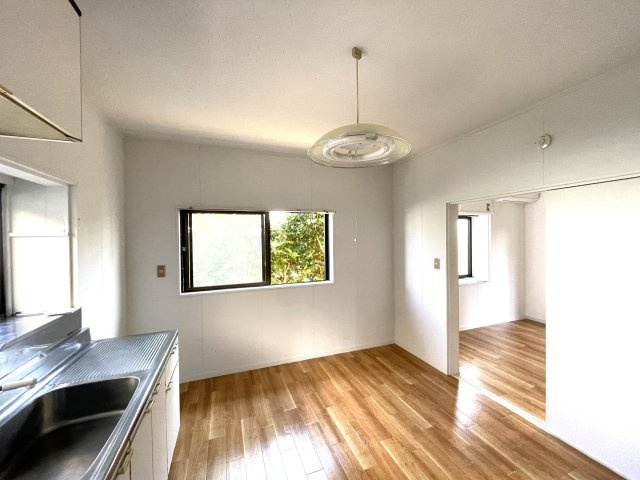 北塚貸家の居間・リビング