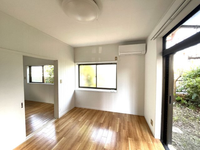 北塚貸家の居間・リビング