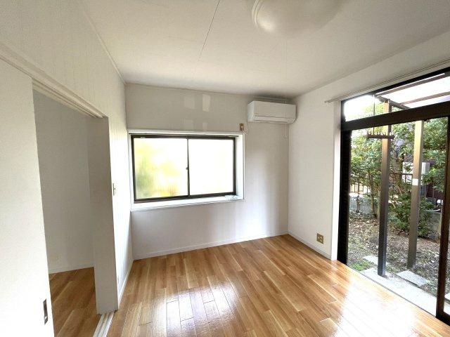 北塚貸家の居間・リビング