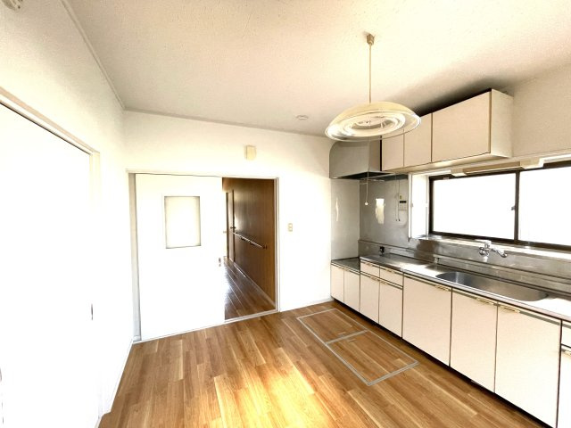 北塚貸家の居間・リビング