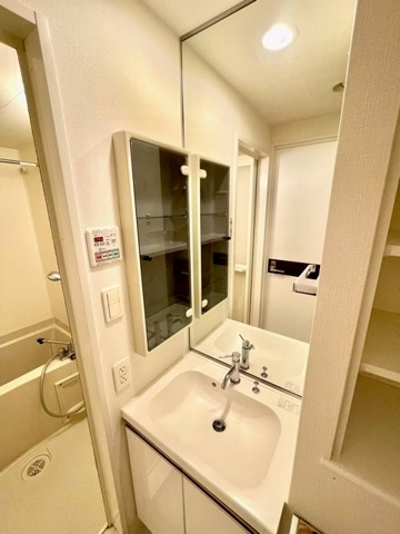 新品家具付きマンション笹塚6(KaGood東京)の洗面所