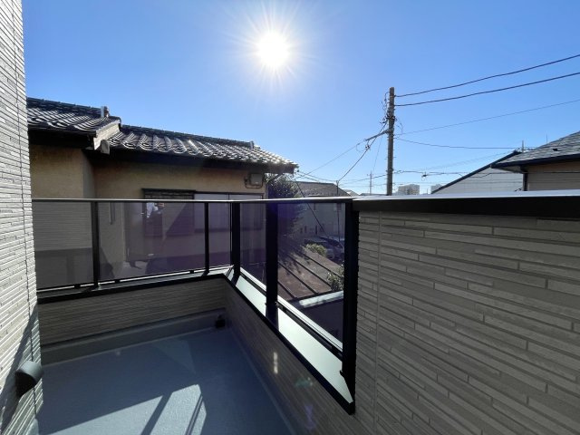 練馬区田柄4丁目　豊かな設備仕様　個性輝く特別な1邸のバルコニー