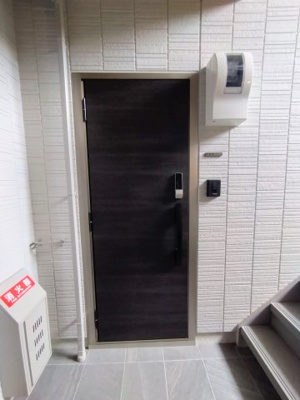 【玄関】 | ピオーネ荘