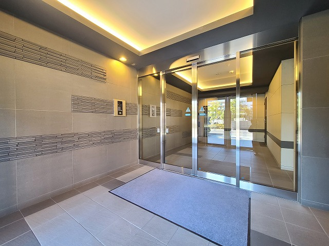 ザ・レジデンス・オブ・トーキョーＳＲ２０のエントランス|★建物エントランスの画像・オートロック付き★