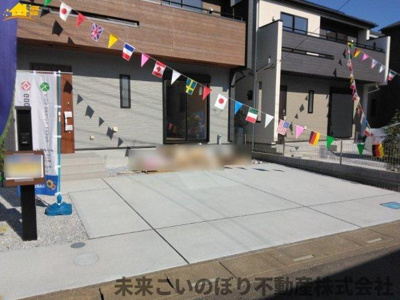 【駐車場】 | Blooming Garden北足立郡伊奈町中央4丁目1号棟 | 駐車スペースはゆとりのある2台分確保されています。
車の運転が不安な方もゆっくり入出庫できるので安心です。