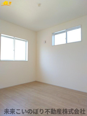 【子供部屋】 | Blooming Garden北足立郡伊奈町中央4丁目1号棟 | 二面採光のお部屋で日当たり通風良好です！
収納も大きく過ごしやすいです。お子さんのお部屋にいかがでしょうか