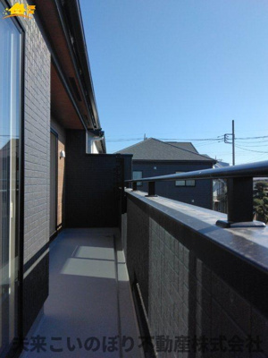 【バルコニー】 | Blooming Garden北足立郡伊奈町中央4丁目1号棟 | 南西向きのバルコニーは日当たり風当たりがとてもいいです。
洗濯物も良く乾きますね。
