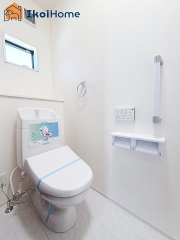 神戸市西区竹の台5期　新築戸建のトイレ|◆同社施工例◆1階・2階にウォシュレット、暖房便座、脱臭機能を標準装備のトイレを完備！