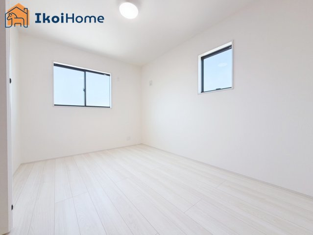 神戸市西区竹の台5期　新築戸建の内装|◆同社施工例◆オプションで、より一層フローリングを強くする10年保証のコーティングもございます。