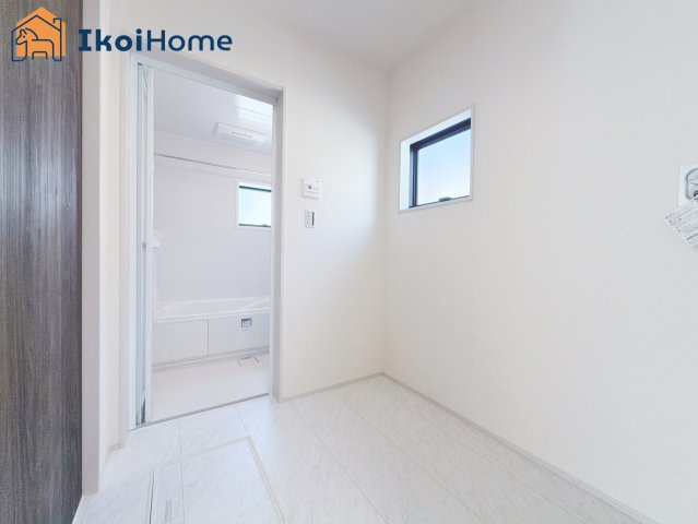 神戸市西区竹の台5期　新築戸建の収納|◆同社施工例◆収納スペース広々♪収納時に便利な棚・ハンガーパイプ付きです！