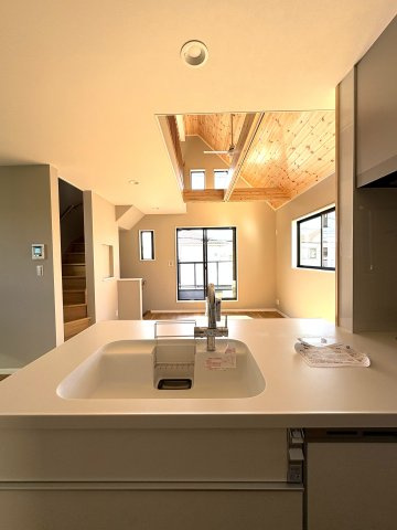 KUGENUMA COAST RESIDENCE – 開放感と光に満ちる、鵠沼海岸のデザイン邸 –のダイニング