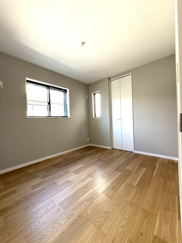 KUGENUMA COAST RESIDENCE – 開放感と光に満ちる、鵠沼海岸のデザイン邸 –の洋室