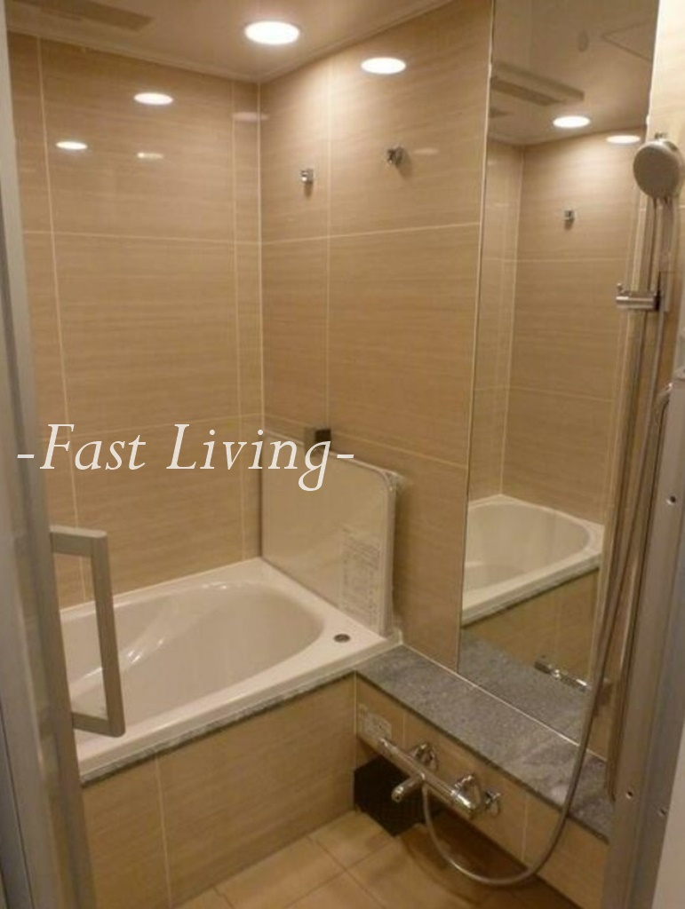 ブランズ四番町の浴室