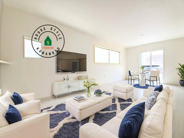 菊池郡大津町大字大津第7-3棟（5号棟）　の内観：施工例|明るく開放的なリビングダイニングは豊かな陽光が注ぎ込み、やすらぎの空間を演出してくれます。ご家族で楽しいひとときをお過ごし下さい。※家具はCGを合成したものです。