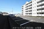 ビレッジハウス生守１号棟　の駐車場