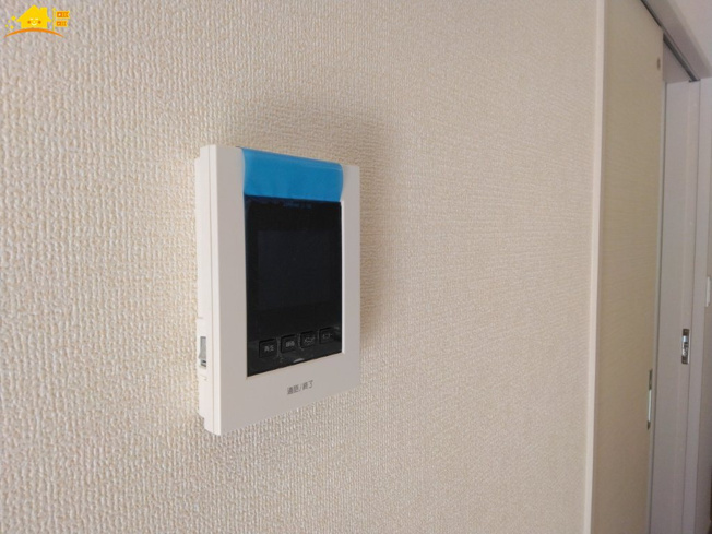 【防犯設備】 | Blooming Garden北足立郡伊奈町中央4丁目2号棟 | TVインターフォンは来訪者の確認にとても便利で安心です。
録画システム付きなので、留守時の確認も可能です。