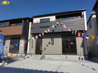 【駐車場】 | Blooming Garden北足立郡伊奈町中央4丁目2号棟 | 駐車スペースはゆとりのある2台分確保されています。
車の運転が不安な方もゆっくり入出庫できるので安心です。