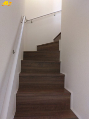 【内装】 | Blooming Garden北足立郡伊奈町中央4丁目2号棟 | 階段スペースには手すりがついており安心です