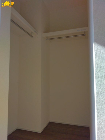 【収納】 | Blooming Garden北足立郡伊奈町中央4丁目2号棟 | たくさん収納可能なウォークインクローゼットがあるので、収納家具を置かずにお部屋がスッキリ！