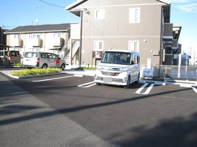 クラウド結城の駐車場