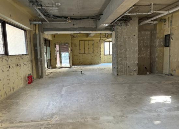 新今里ビルの内装