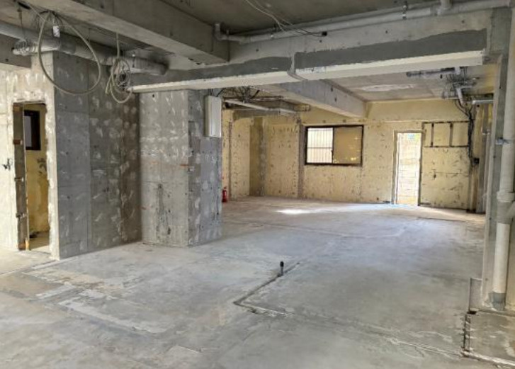 新今里ビルの内装