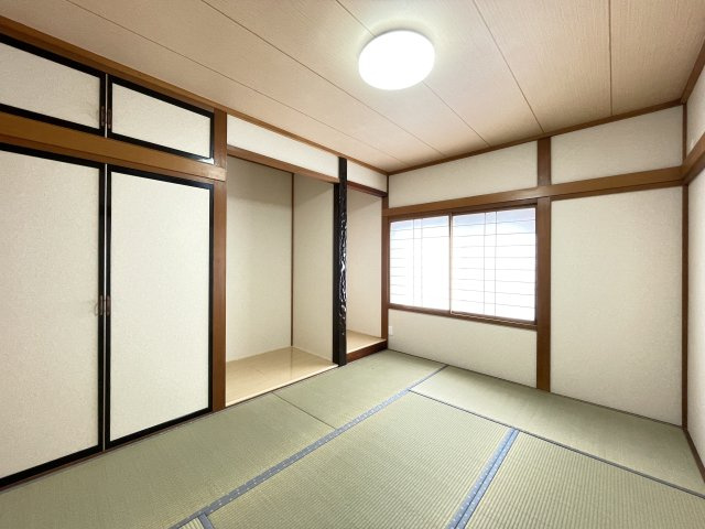 八戸市大字大久保字西ノ平の和室|【リフォーム前】1階和室です。畳表替え、襖張替等を行います。