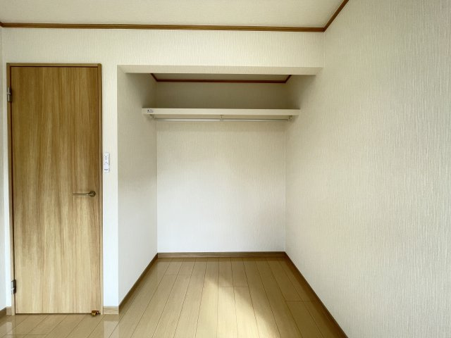 八戸市大字大久保字西ノ平のその他|中古住宅の3大リスクである、雨漏り、主要構造部分の欠陥や腐食、給排水管の漏水や故障を２年間保証します。その前提で床下まで確認の上で、シロアリの被害調査と防除工事もおこないます。