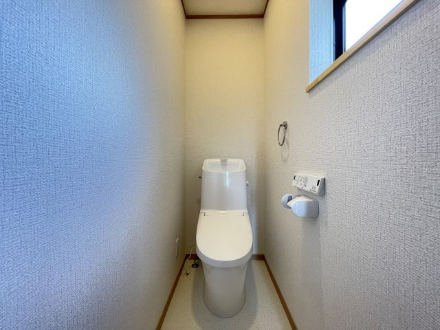 八戸市大字大久保字西ノ平の内観：施工例|【同仕様画像】トイレは新品に交換予定です。