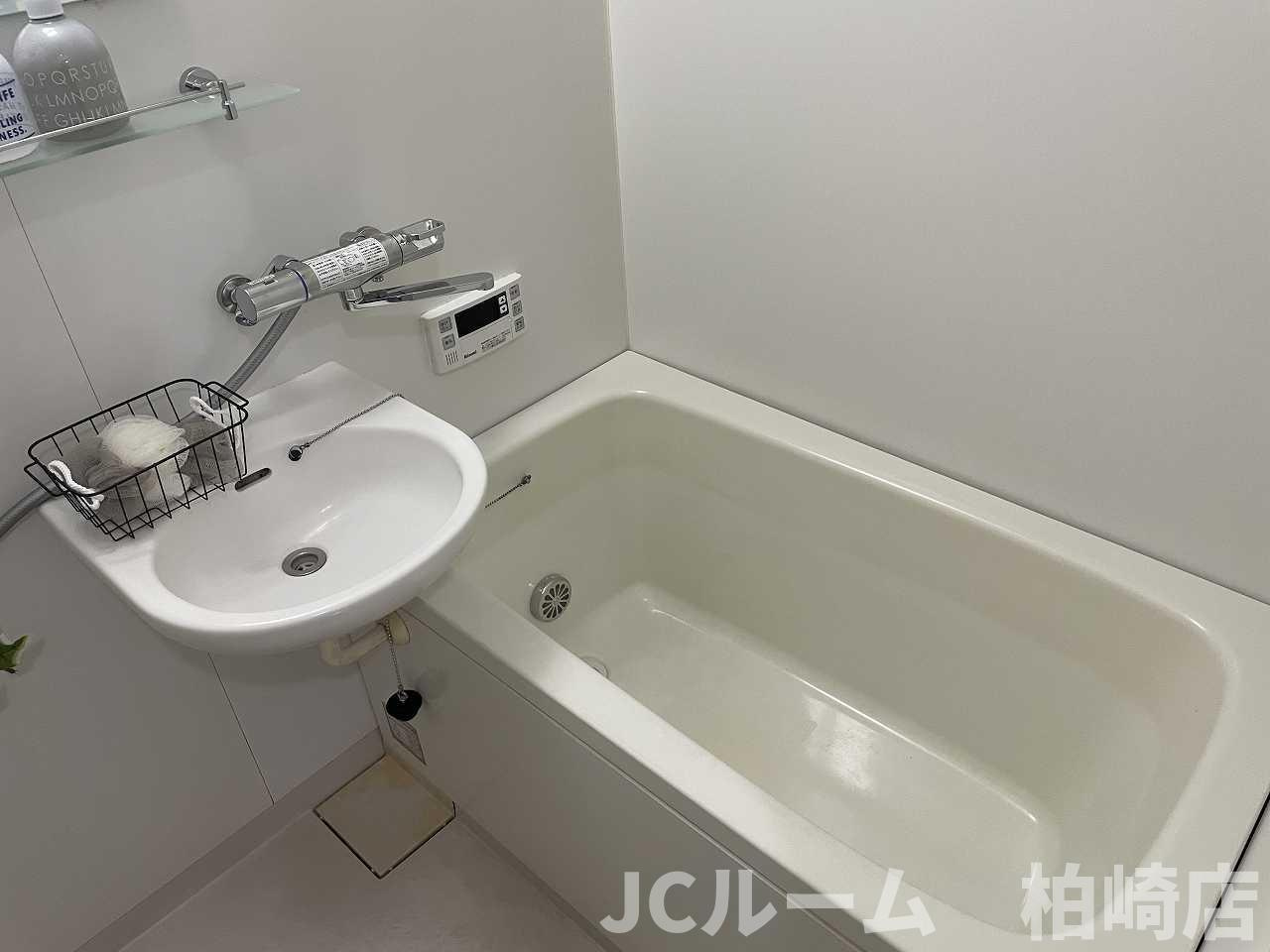 柏崎市向陽町のアパートの浴室