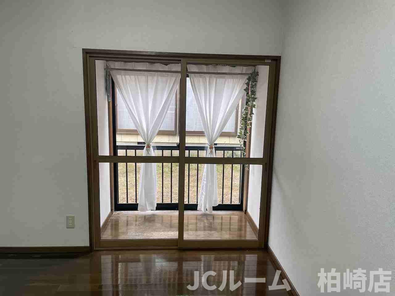 柏崎市向陽町のアパートのバルコニー