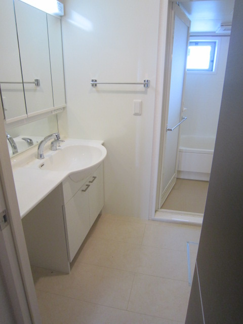 レガート清水の洗面所|別号室の参考写真です