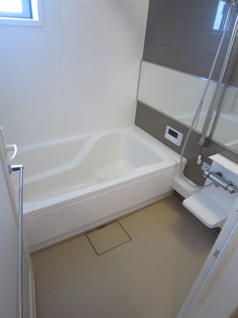 レガート清水の浴室|別号室の参考写真です