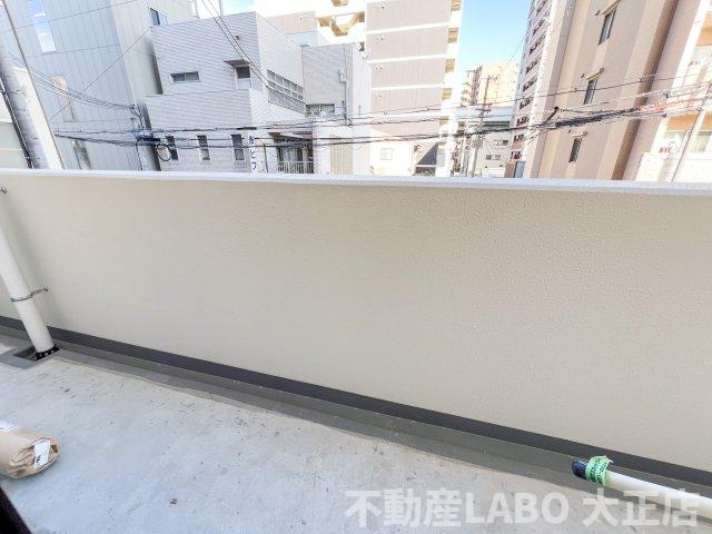 クローバー・レジデンス弁天町のバルコニー