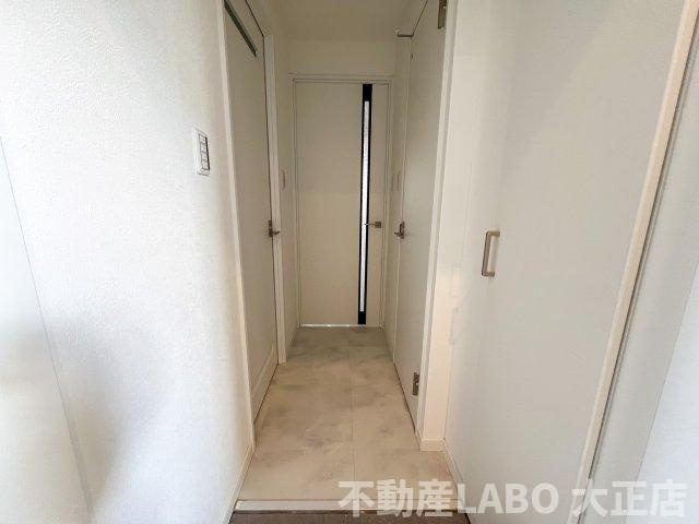 クローバー・レジデンス弁天町の玄関