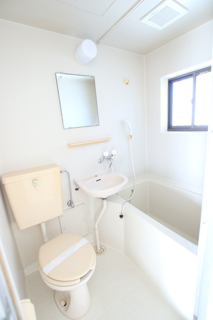 アサカウエストの浴室