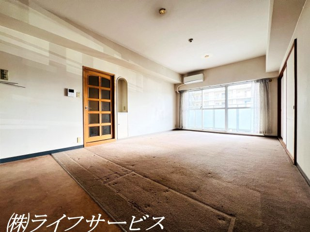 【エントランス】 | ファミールハイツ北大阪４号棟 | モニター付エレベーター３基有