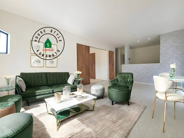 菊池郡大津町大字大津第8-3棟（1号棟）　の内観：施工例|明るく開放的なリビングダイニングは豊かな陽光が注ぎ込み、やすらぎの空間を演出してくれます。ご家族で楽しいひとときをお過ごし下さい。※家具はCGを合成したものです。