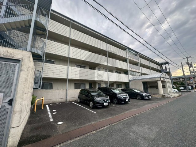 クラージュハイツの外観