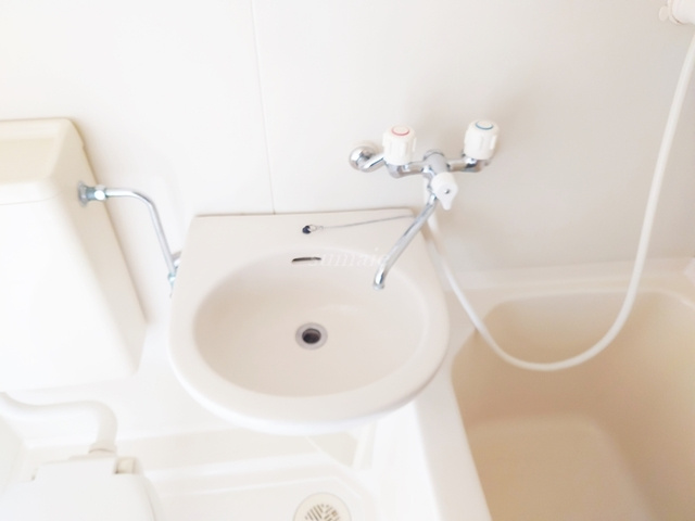 大平マンションの浴室|洗面台です☆