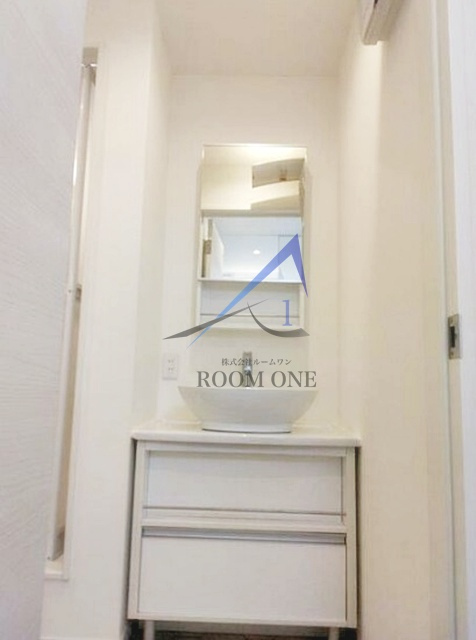 グランツコート目白の洗面所|独立洗面台です。