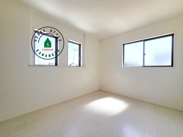 菊池郡大津町大字大津第8-3棟（2号棟）　の内観：施工例|柔らかい陽光が差し込む明るいお部屋を演出する設計。彩光の取れる窓が気持ちの良いお部屋を創り上げます。