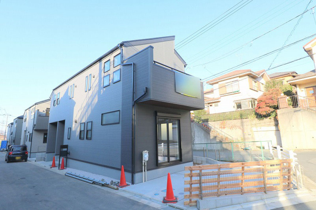 【外観】 | 富士見市渡戸1丁目　新築一戸建住宅　全14棟　(ふじみ野店) | 東武東上線「ふじみ野」駅徒歩28分。
急行停車駅につき都市部へのアクセス良好です！