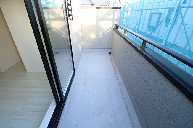 【バルコニー】 | 富士見市渡戸1丁目　新築一戸建住宅　全14棟　(ふじみ野店) | そよ風と陽光が舞い込む心地よいルーフバルコニー。