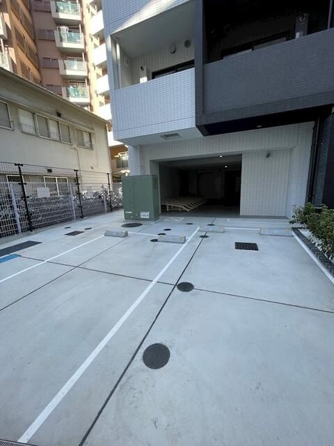 ケリア川口の駐車場